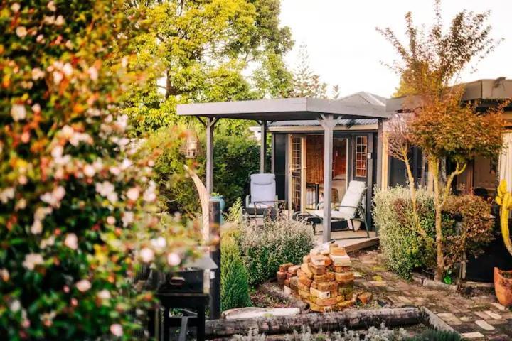 Starry Nights Cabin Fever Waikino Exterior foto